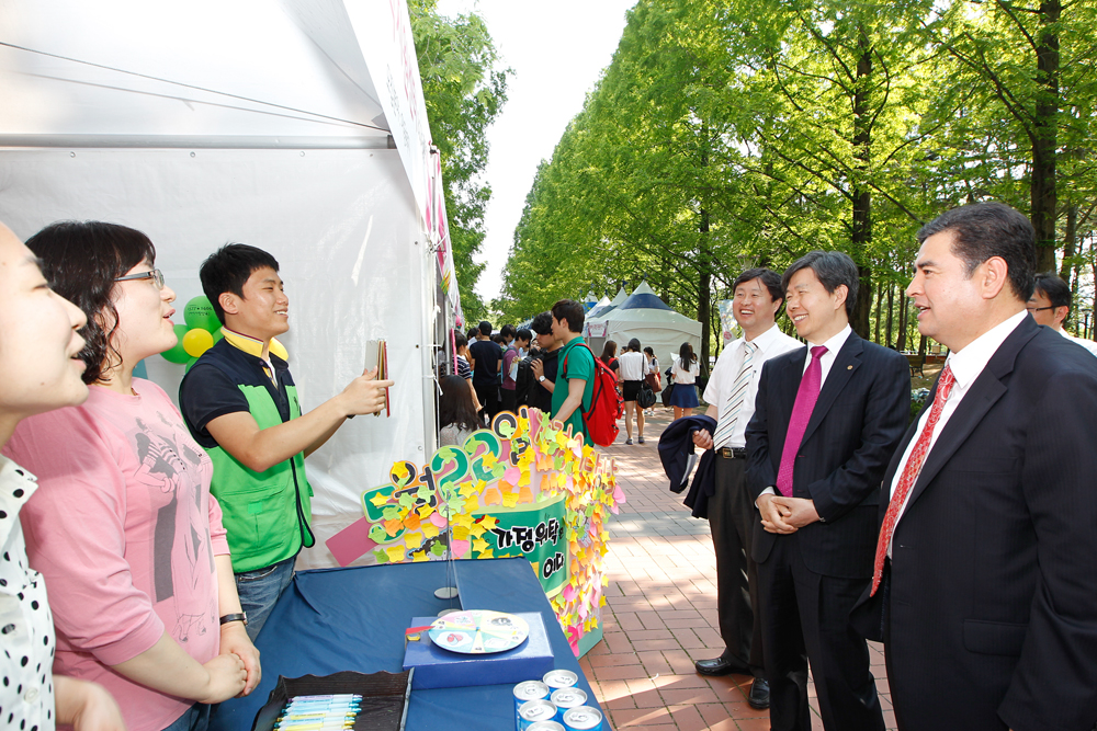 제4회 봉사박람회 개최(2012-5-22)