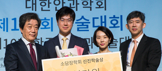 Professor Lee Joon-yeop (College of Medicine) Sweeps Highest Domestic and Foreign Academic Awards
