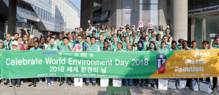 International Students Clean Up the Campus on the ‘World Environment Day’