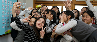 “We are the world ~” YU students become Global Cultural Communication Missionaries 