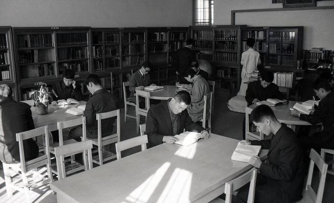 1966. 대구대학 도서관
