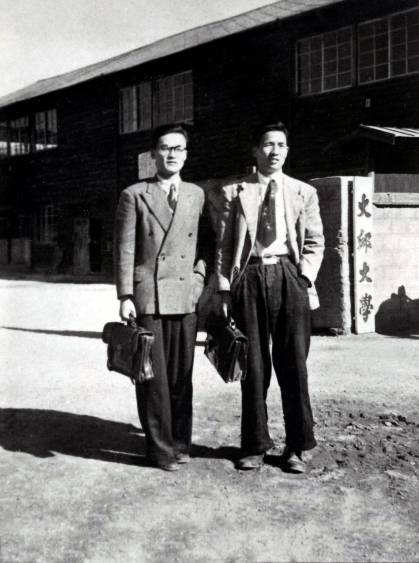 1952.4. 대구대학 당시 남산동 소재 대구향교 내 임시교사 때 학생 모습